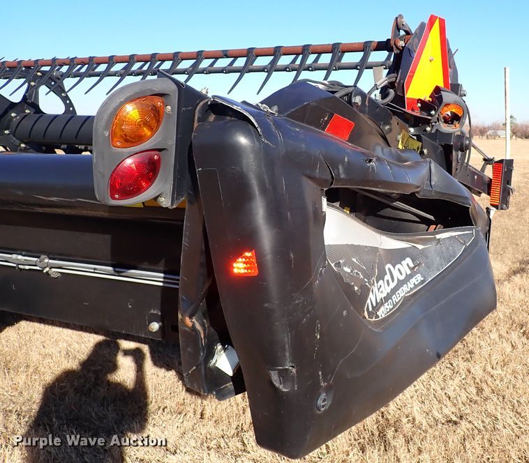 image for item IS9352 2016 MacDon FD75-D  flex draper head