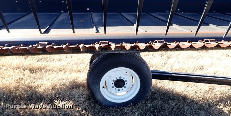 image for item IS9352 2016 MacDon FD75-D  flex draper head