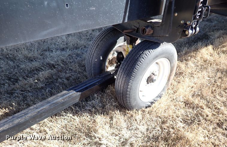 image for item IS9352 2016 MacDon FD75-D  flex draper head