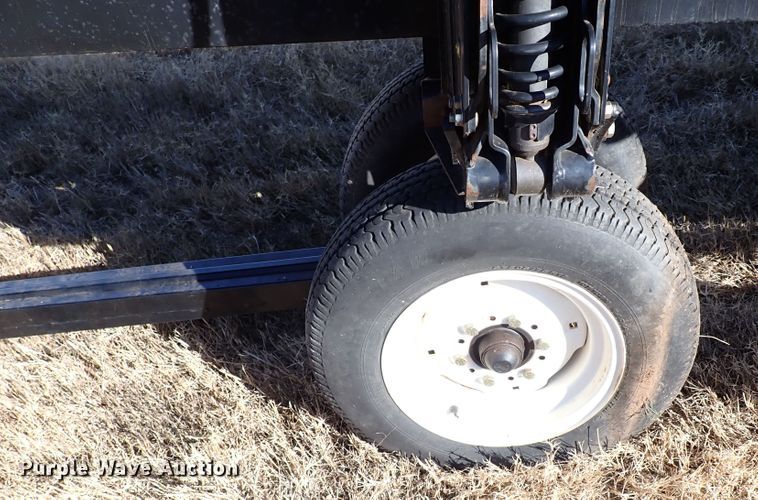 image for item IS9352 2016 MacDon FD75-D  flex draper head