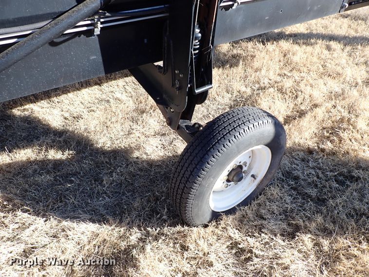 image for item IS9352 2016 MacDon FD75-D  flex draper head