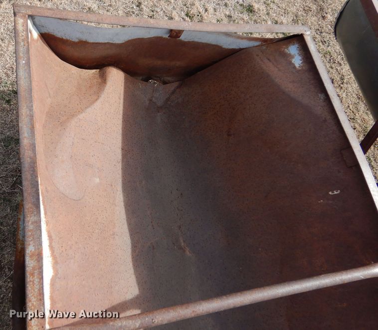 image for item IV9877 (4) metal feed bunks