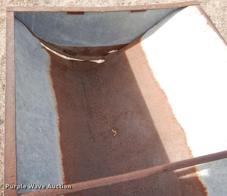 image for item IV9877 (4) metal feed bunks