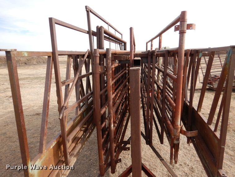 image for item IV9882 Panel trailer