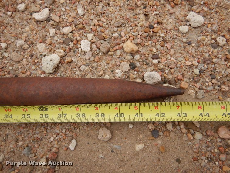 image for item IV9885 Ottawa  43"L bale spear