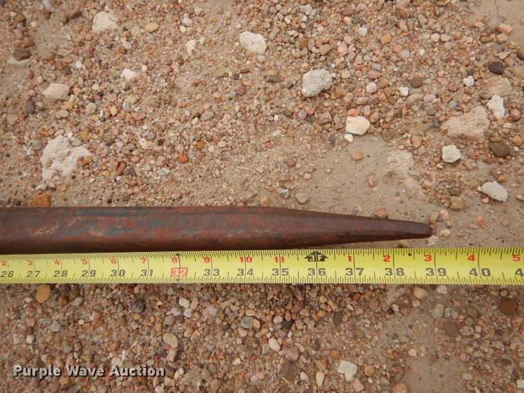 image for item IV9885 Ottawa  43"L bale spear