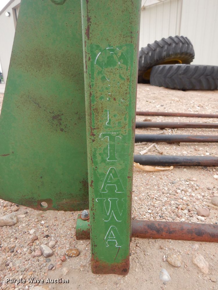 image for item IV9885 Ottawa  43"L bale spear