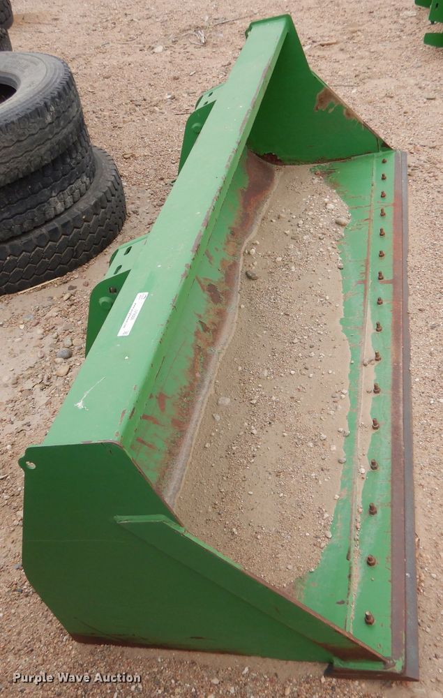 image for item IV9888 8'W bucket