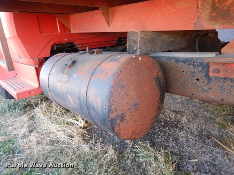 image for item IV9909 1974 Dodge D600  grain truck