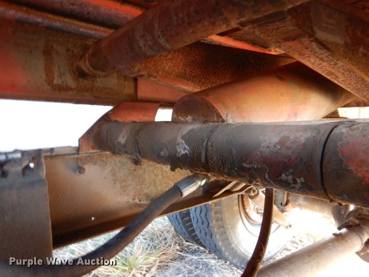 image for item IV9909 1974 Dodge D600  grain truck