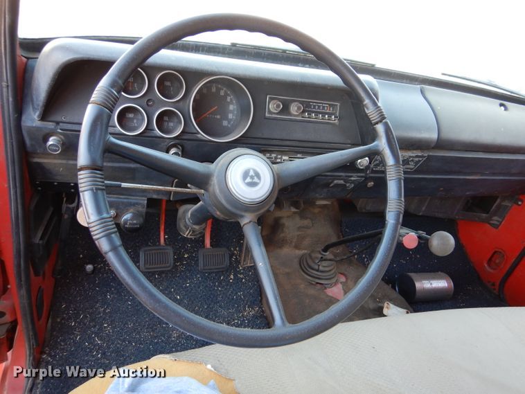 image for item IV9909 1974 Dodge D600  grain truck