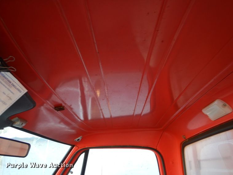 image for item IV9909 1974 Dodge D600  grain truck