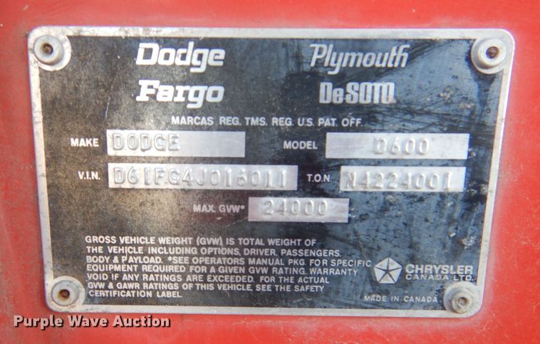 image for item IV9909 1974 Dodge D600  grain truck