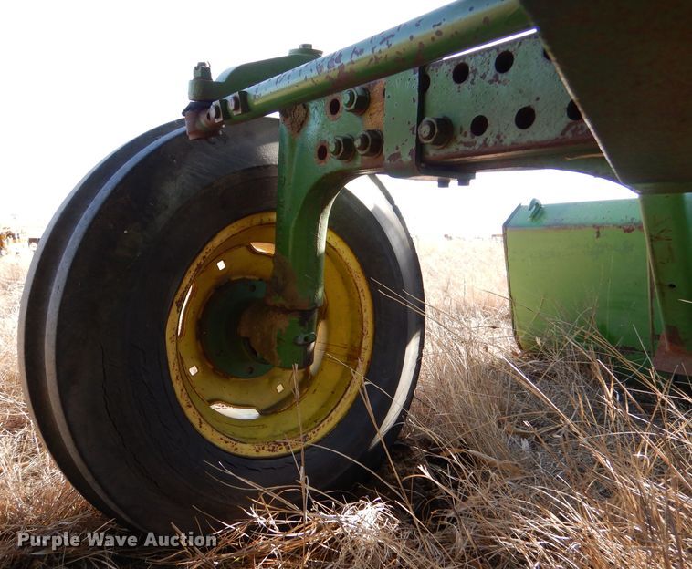 image for item IV9913 1973 John Deere 4030  tractor