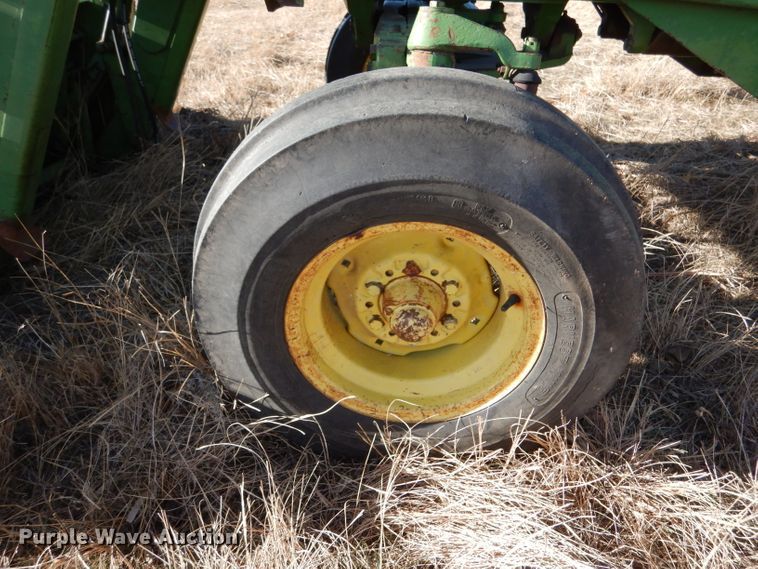 image for item IV9913 1973 John Deere 4030  tractor