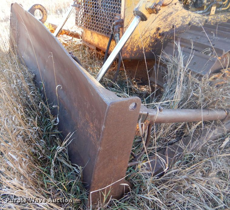 image for item IV9914 Massey Ferguson D400C  dozer