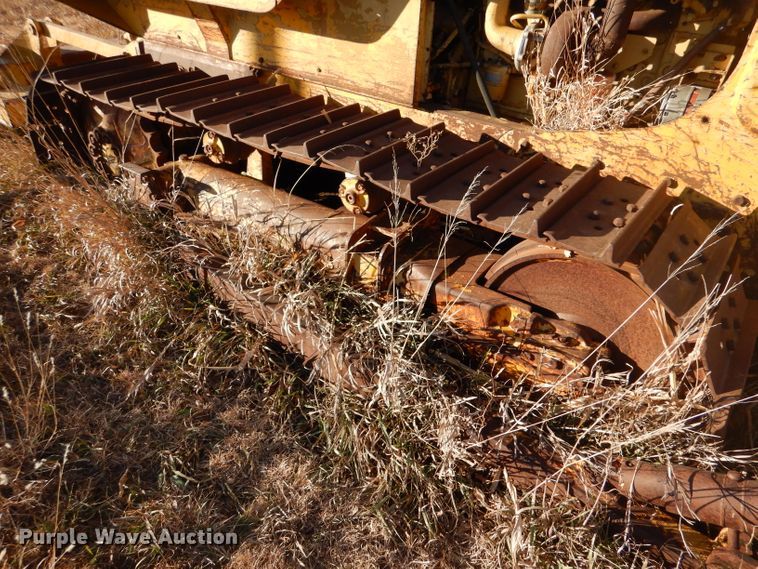 image for item IV9914 Massey Ferguson D400C  dozer
