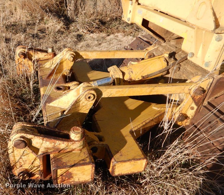 image for item IV9914 Massey Ferguson D400C  dozer