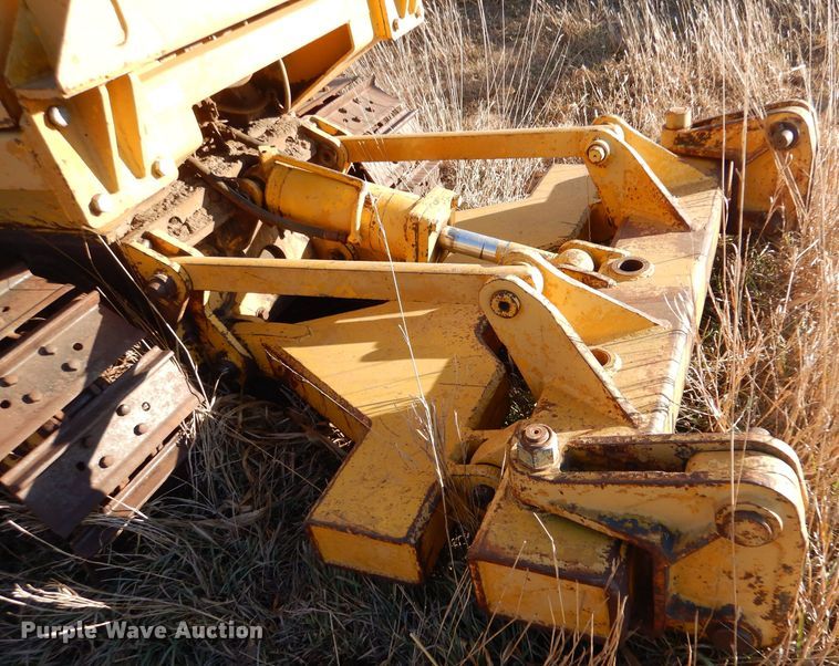 image for item IV9914 Massey Ferguson D400C  dozer