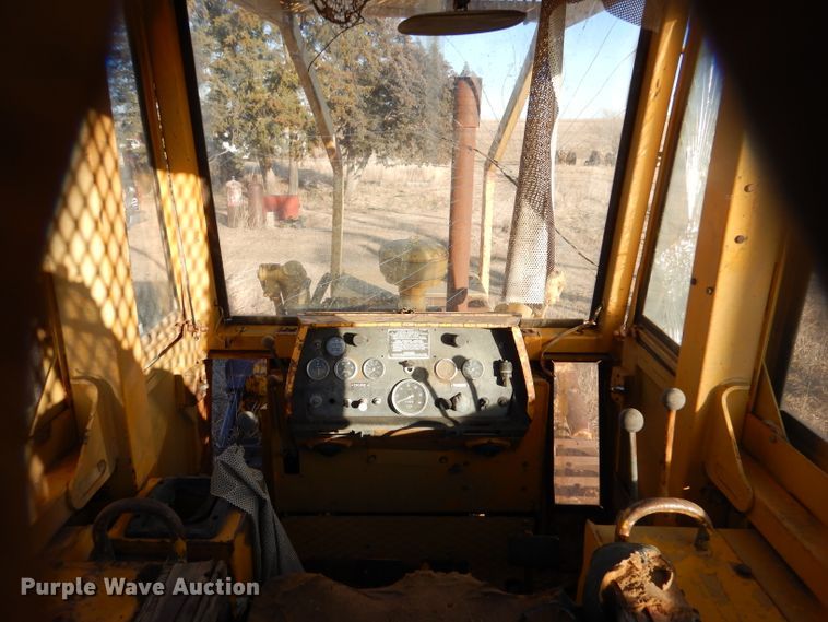 image for item IV9914 Massey Ferguson D400C  dozer