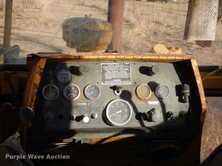 image for item IV9914 Massey Ferguson D400C  dozer