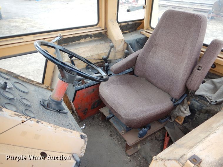 image for item IV9958 1971 Case 970 Agri King  tractor