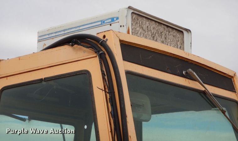 image for item IV9958 1971 Case 970 Agri King  tractor