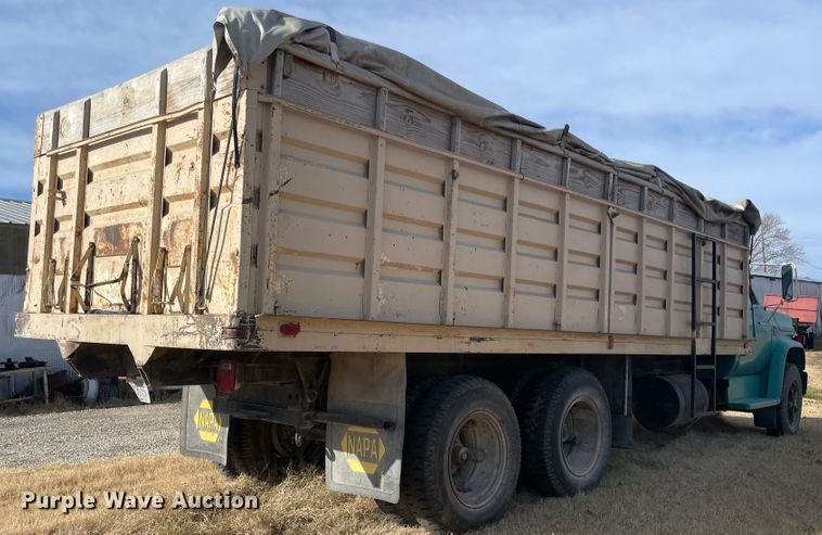 image for item IX9708 1973 Chevrolet C65  grain truck