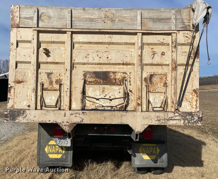 image for item IX9708 1973 Chevrolet C65  grain truck