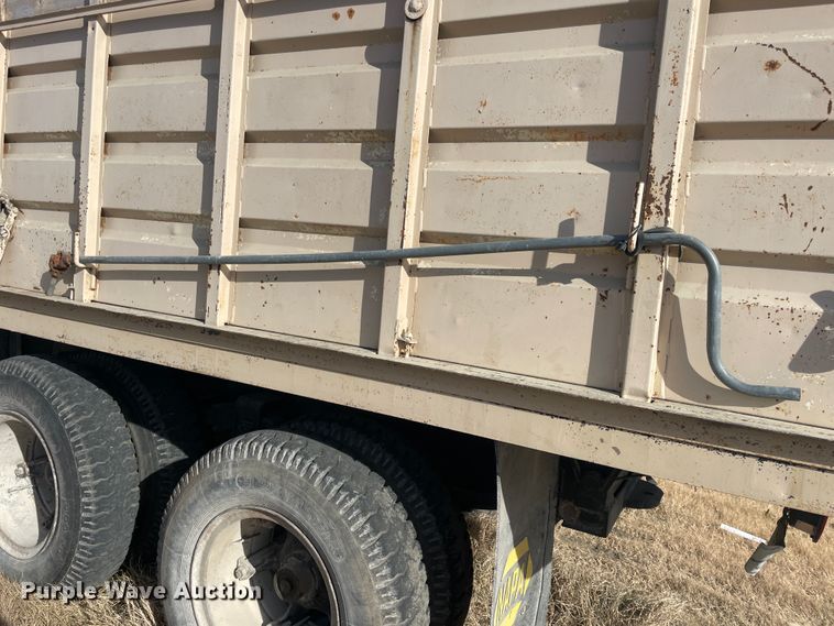 image for item IX9708 1973 Chevrolet C65  grain truck