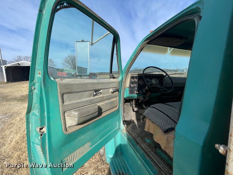 image for item IX9708 1973 Chevrolet C65  grain truck