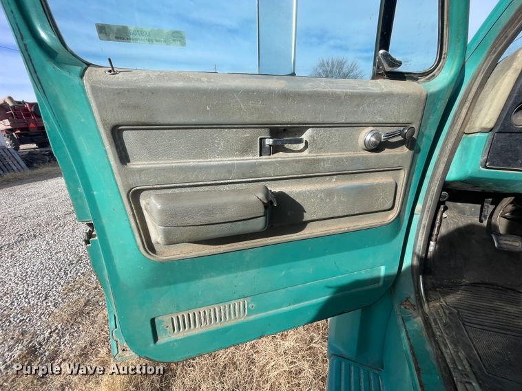 image for item IX9708 1973 Chevrolet C65  grain truck