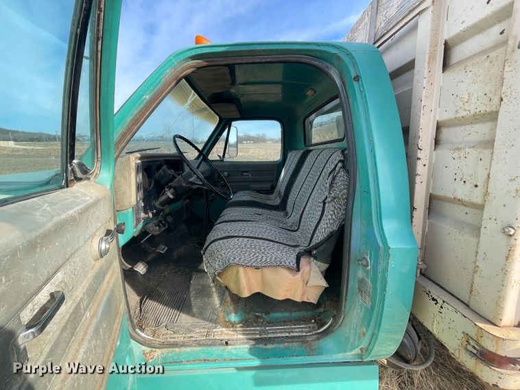 image for item IX9708 1973 Chevrolet C65  grain truck