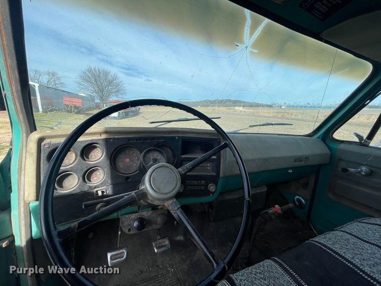 image for item IX9708 1973 Chevrolet C65  grain truck