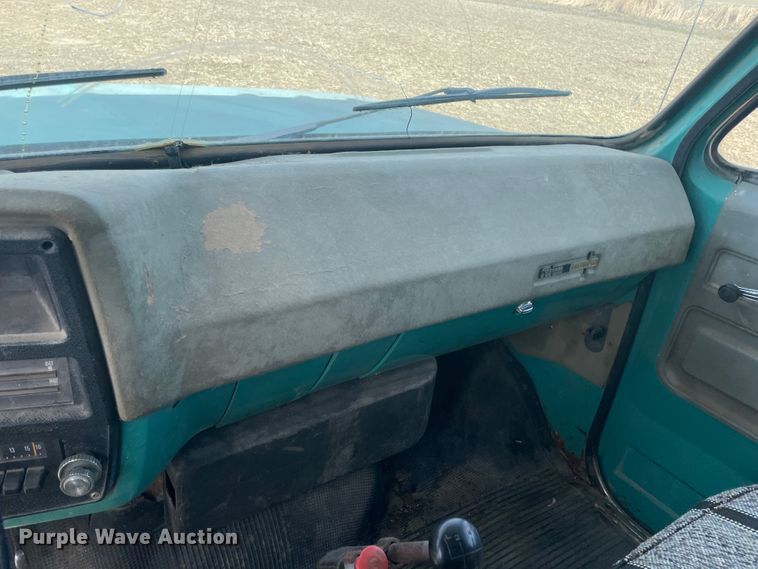 image for item IX9708 1973 Chevrolet C65  grain truck