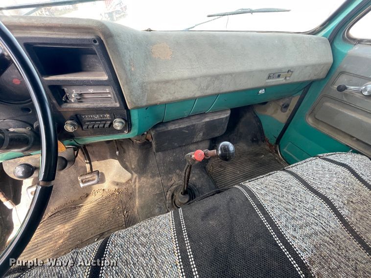 image for item IX9708 1973 Chevrolet C65  grain truck