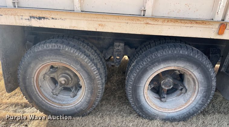 image for item IX9708 1973 Chevrolet C65  grain truck