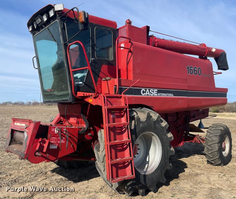 image for item IX9709 1987 Case IH 1660  RWA combine