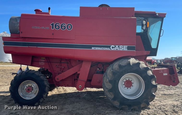 image for item IX9709 1987 Case IH 1660  RWA combine