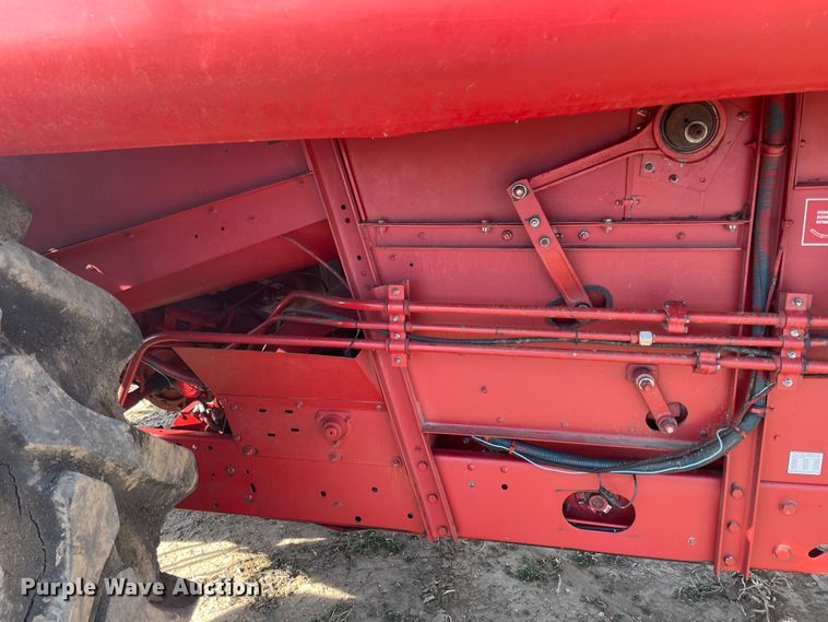 image for item IX9709 1987 Case IH 1660  RWA combine
