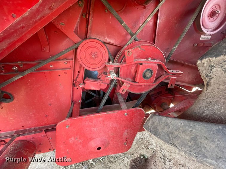 image for item IX9709 1987 Case IH 1660  RWA combine