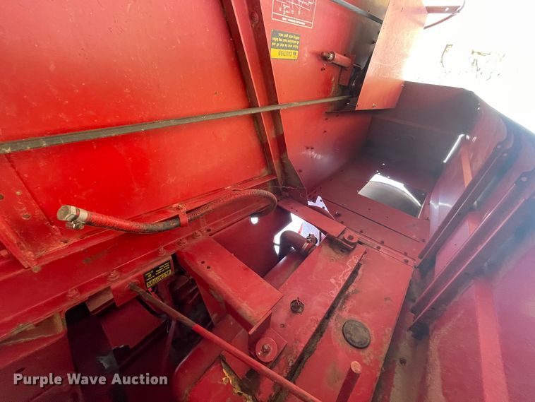 image for item IX9709 1987 Case IH 1660  RWA combine