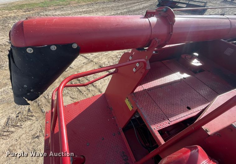 image for item IX9709 1987 Case IH 1660  RWA combine