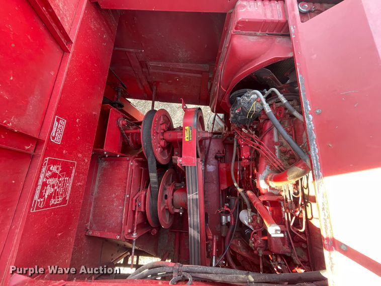 image for item IX9709 1987 Case IH 1660  RWA combine