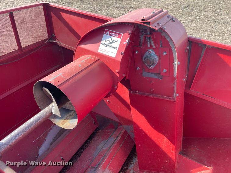 image for item IX9709 1987 Case IH 1660  RWA combine