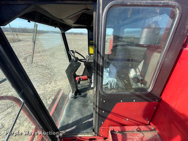 image for item IX9709 1987 Case IH 1660  RWA combine