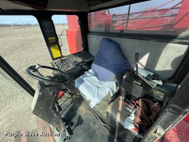 image for item IX9709 1987 Case IH 1660  RWA combine