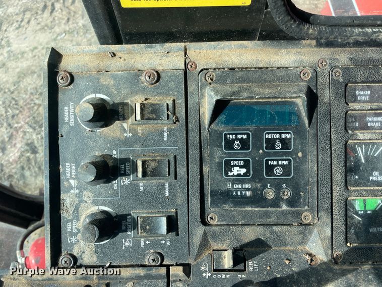 image for item IX9709 1987 Case IH 1660  RWA combine