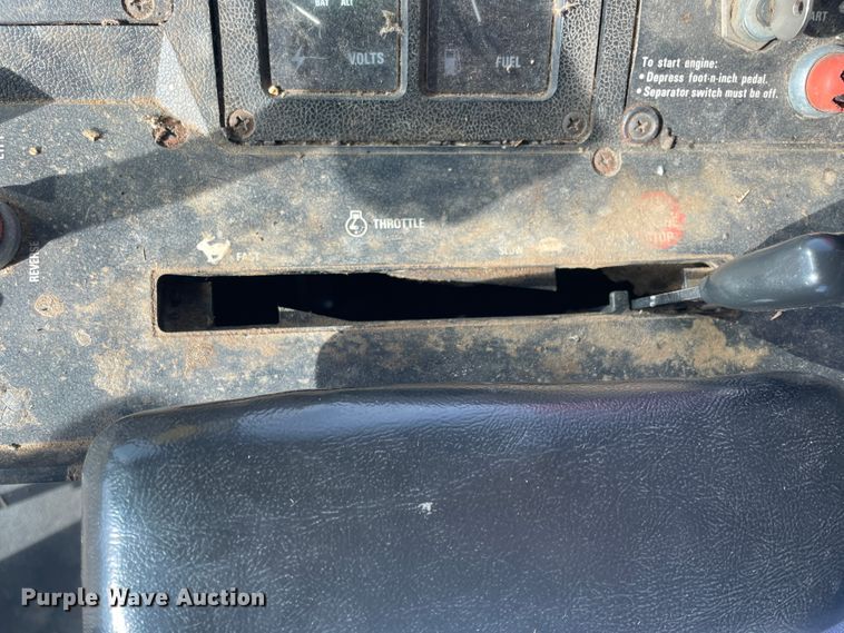 image for item IX9709 1987 Case IH 1660  RWA combine