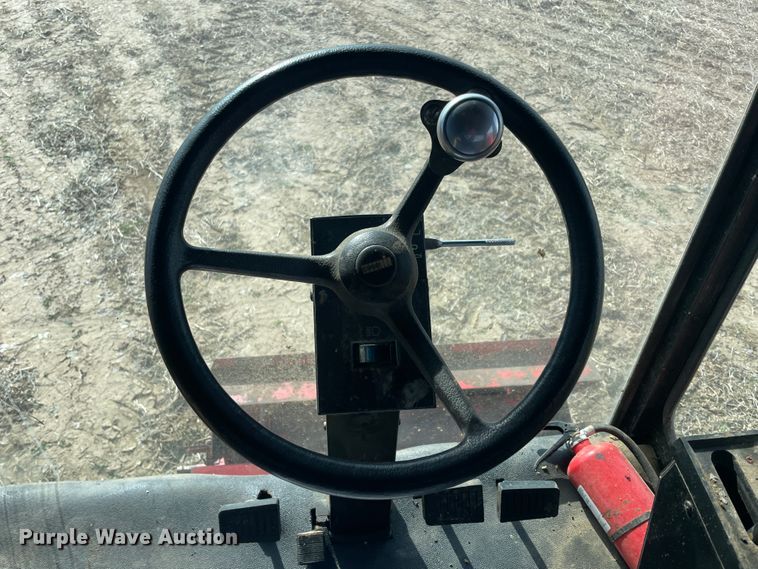 image for item IX9709 1987 Case IH 1660  RWA combine
